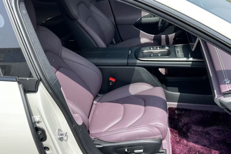 Used Xiaomi Auto SU7 2024 Rear-Drive Long-Range Intelligent Driving Version Interior 6