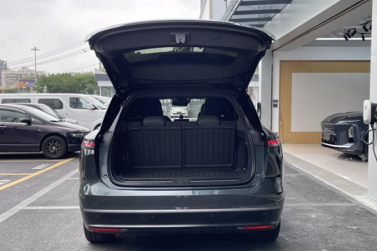 Used Nio ES8 2023 100kWh Signature Edition
