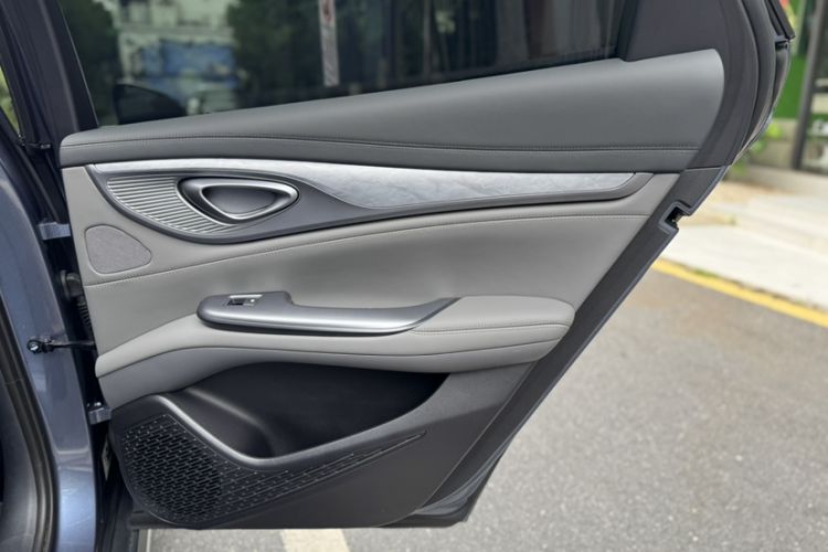 Used BYD Seal 2024 HONOR Edition DM-i 1.5L 121km Luxury Model Interior 12