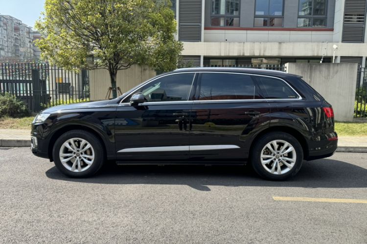 Used Audi Q7 New Energy 2019 55 e-tron
