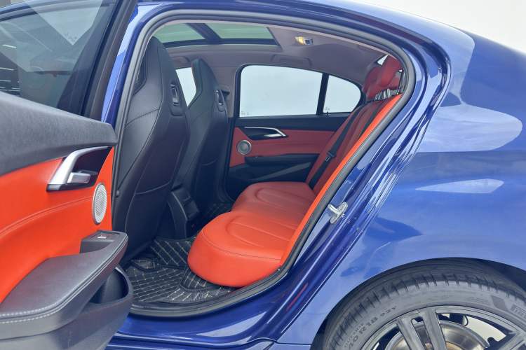 Used BMW 1 Series 2021 125i M Sport Night Edition Interior 6