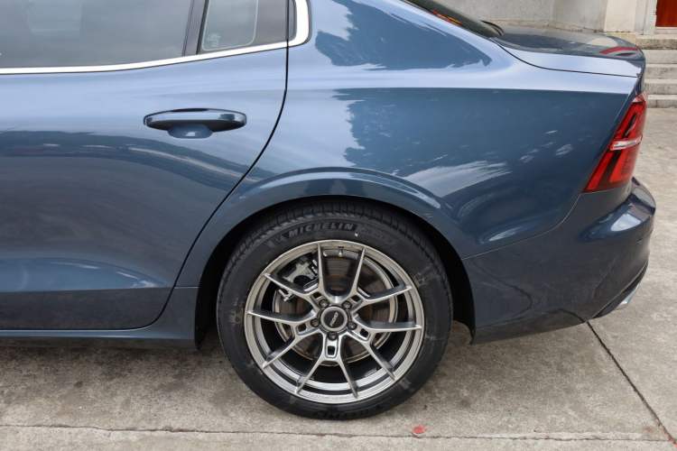 Used Volvo S60 New Energy 2021 T8 E-Drive Hybrid Four-Wheel Drive Smart Luxury Edition
