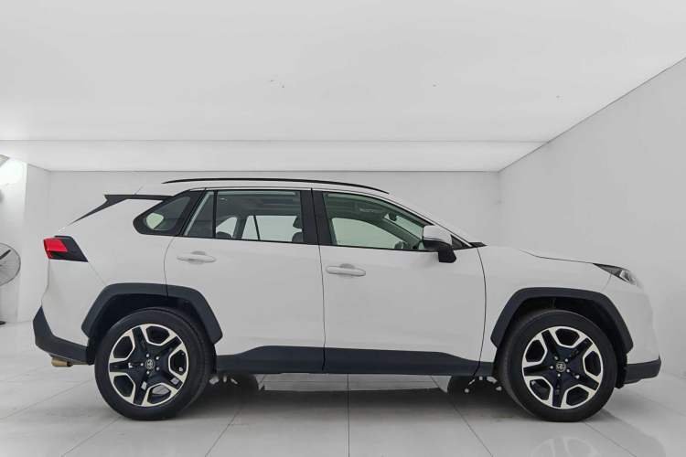 Used Toyota RAV4 2020 2.0L CVT Four-Wheel Drive Prestige Edition
