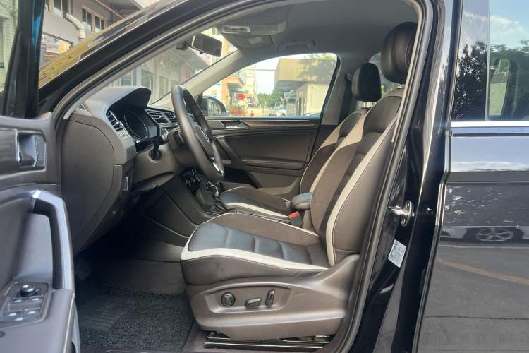 Used Volkswagen Tiguan L 2018 Revised Version 330TSI Automatic Two-Wheel Drive Comfort Edition
