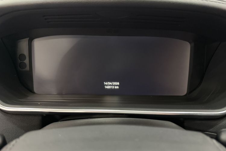 Used Land Rover Range 2017 3.0 SC V6 Vogue Odometer Close Up