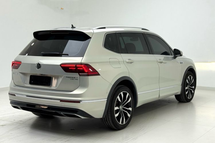 Used Volkswagen Tiguan L 2019 330TSI Automatic Two-Wheel Drive R-Line Flagship Model China VI Standard