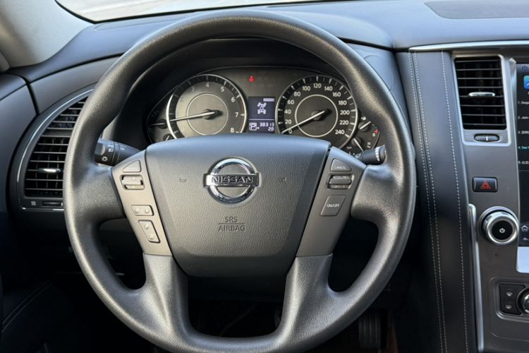 Used Nissan Patrol  Interior 4