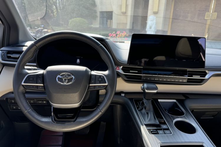 Used Toyota Granvia 2022 2.5L Hybrid Prestige Edition