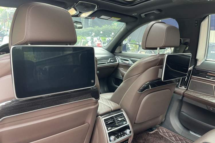 Used BMW 7 Series 2019 Updated 740Li Luxury Version M Sport Package Interior 11