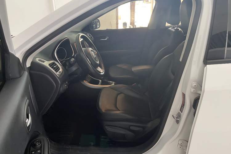 Used Jeep Compass 2019 200T Automatic Family Edition - Connected Large Screen Version