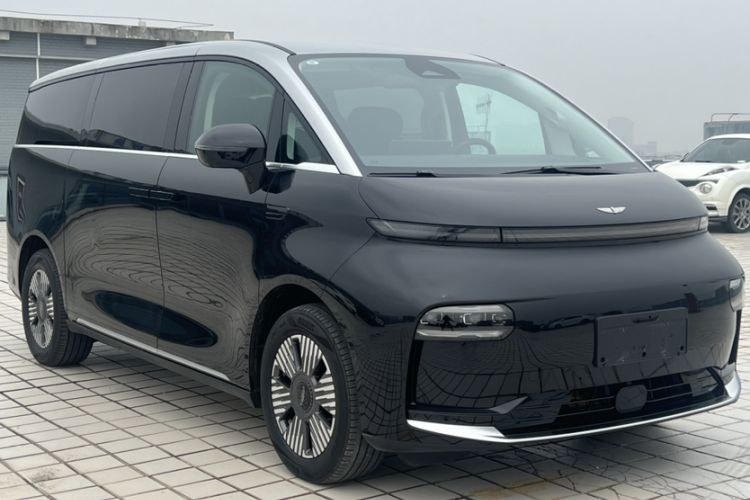 Used Geely Galaxy LEVC L380 2024 100 kWh 6-Seater Two-Wheel Drive Air
