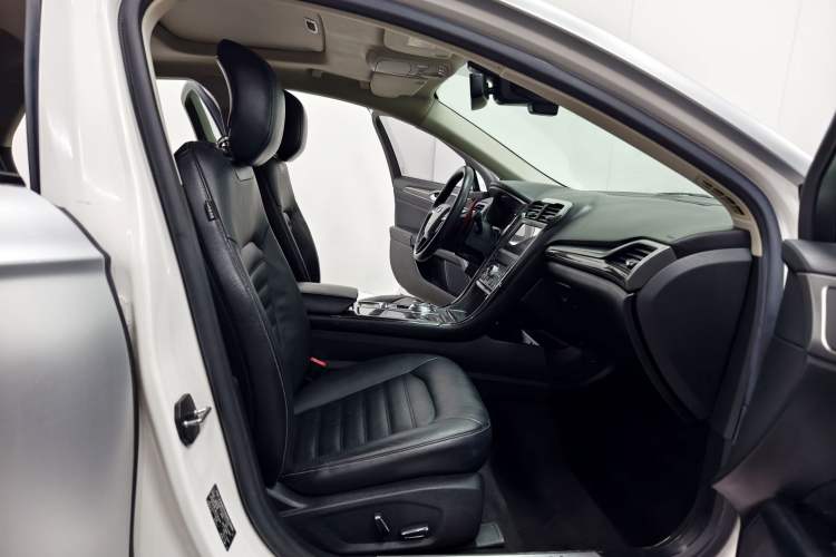 Used Ford Mondeo 2017 Facelifted EcoBoost 180 Fashion Edition Interior 4