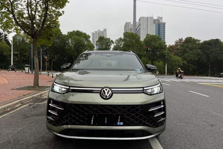 Used Volkswagen Tayron 2025 Tiguan L 380TSI 4Motion Luxury Easy Package
