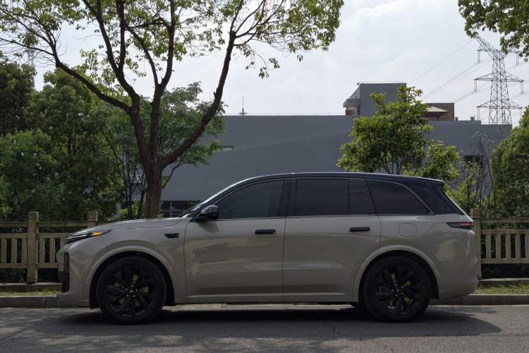 Used Li Auto L8 2023 Pro Model
