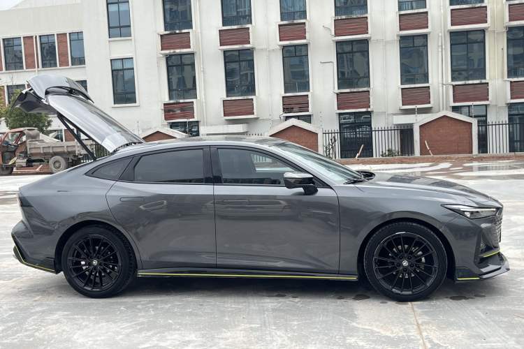 Used CHANGAN UNI-V 2022 1.5T Sport Edition
