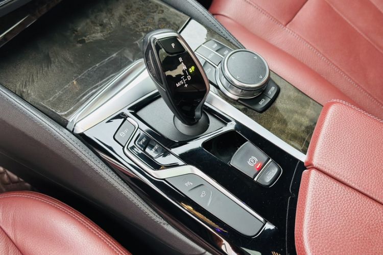 Used BMW 5 Series 2019 530Li Luxury Edition M Sport Package
