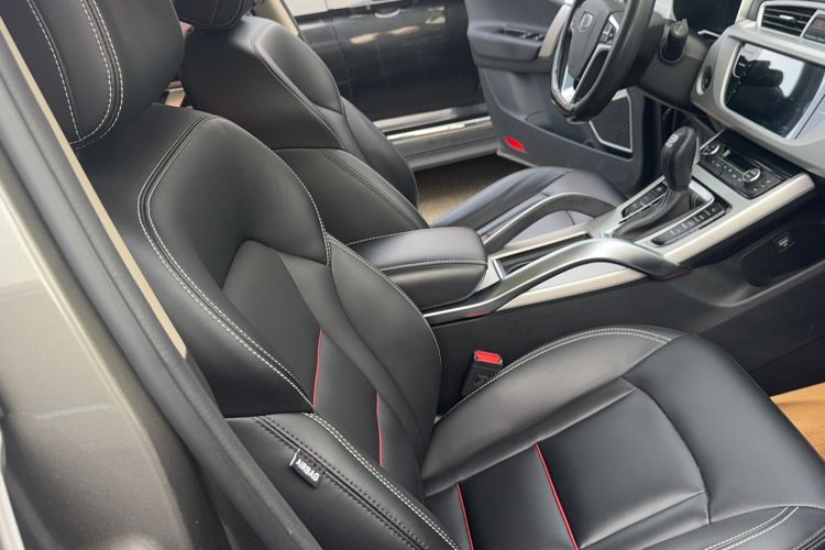 Used Geely Auto Emgrand X7 Sport 2018 1.8TD Automatic Two-Wheel Drive Smart Connect 4G Internet Edition
