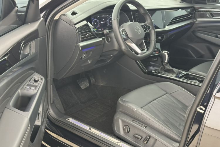 Used Volkswagen Passat New Energy 2023 430 PHEV Hybrid Luxury Edition Interior 3