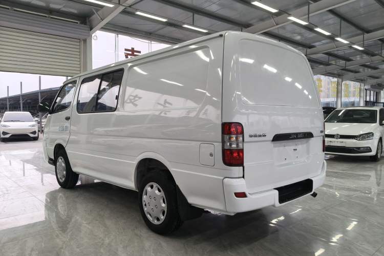 Used Jinbei Hiace 2020 2.0L Express King Series Deluxe Van Standard Roof China VI Emission Standard 1TZS