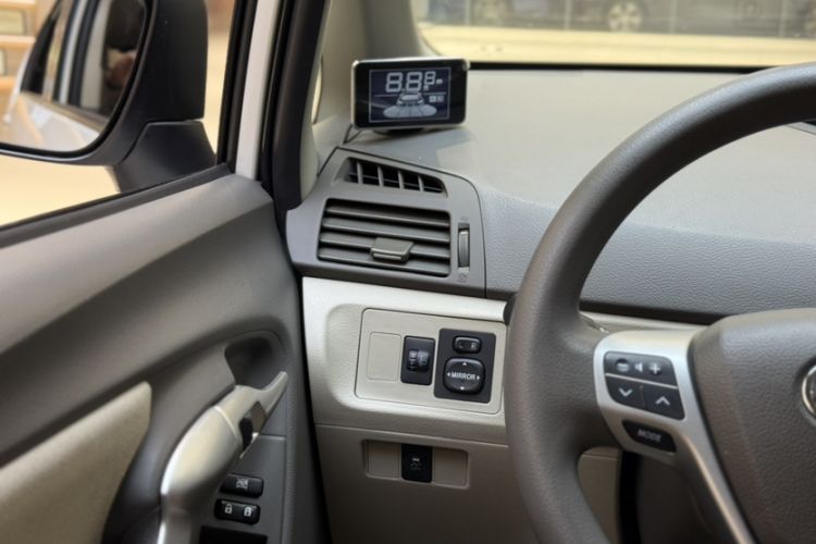 Used Toyota Verso 2014 Starlight 180E CVT Elite Edition
