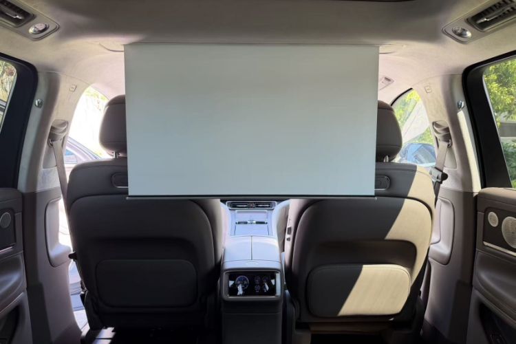 Used Hima AITO M9 2025 Extended-Range Ultra Version 52 kWh 6-Seater Interior 8