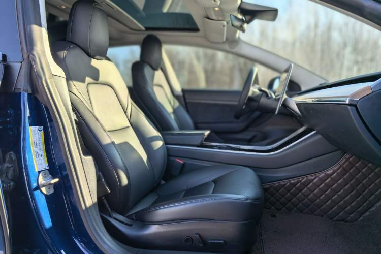 Used Tesla Model 3 2019 Standard Range Rear-Drive Upgraded Version