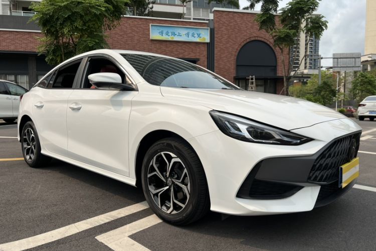 Used MG 5 2023 180 DVVT CVT Luxury Edition Exterior 1