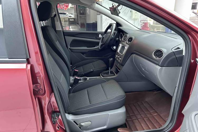 Used Ford Focus 2013 Hatchback Classic 1.8L Automatic Base Model Interior 3