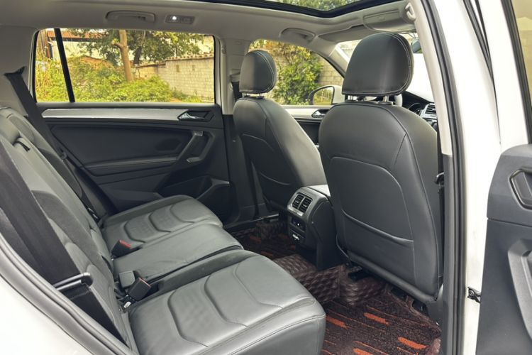 Used Volkswagen Tiguan L 2019 330TSI Automatic Two-Wheel Drive Smart Luxury Version China VI Standard Interior 3