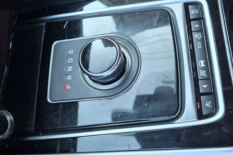 Used Jaguar XE 2017 2.0T 200 PS R-Sport
