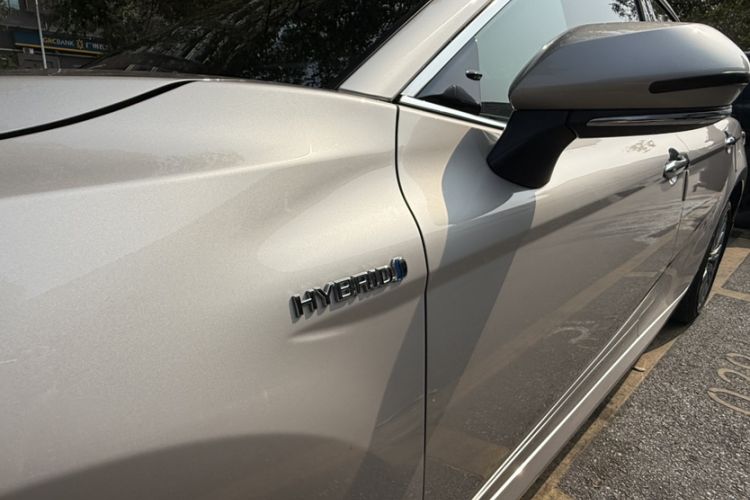 Used Toyota Camry 2019 Dual-Engine 2.5 HG Luxury Edition China VI Standard