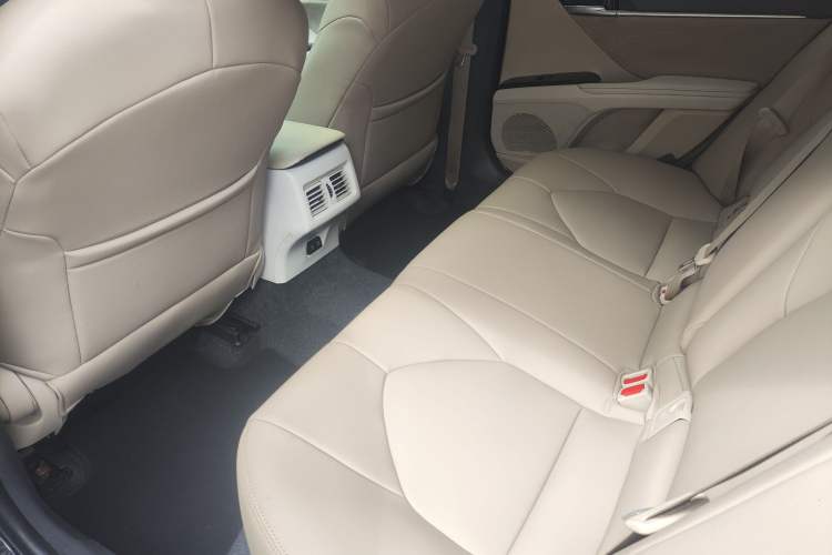 Used Toyota Camry 2019 2.0E Elite Edition China VI Standard Interior 7