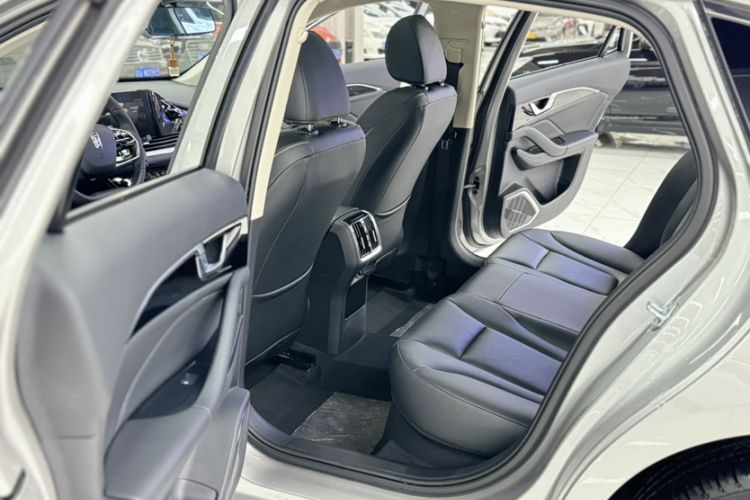 Used Bestune B70 2023 Third Generation 1.5T Automatic Enjoyment Version 70th Anniversary Edition

