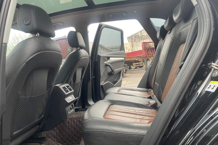 Used Audi Q5L 2020 Updated 40 TFSI Prestige Fashion Edition Interior 4