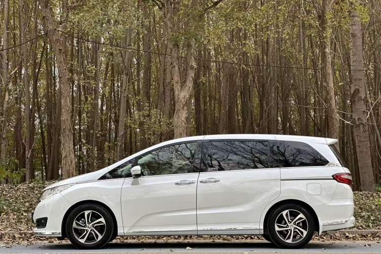 Used Honda Odyssey 2015 Revised Version 2.4L Supreme Edition

