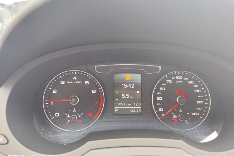 Used Audi Q3 2018 30th Anniversary Edition 30 TFSI Fashion Model Odometer Close Up