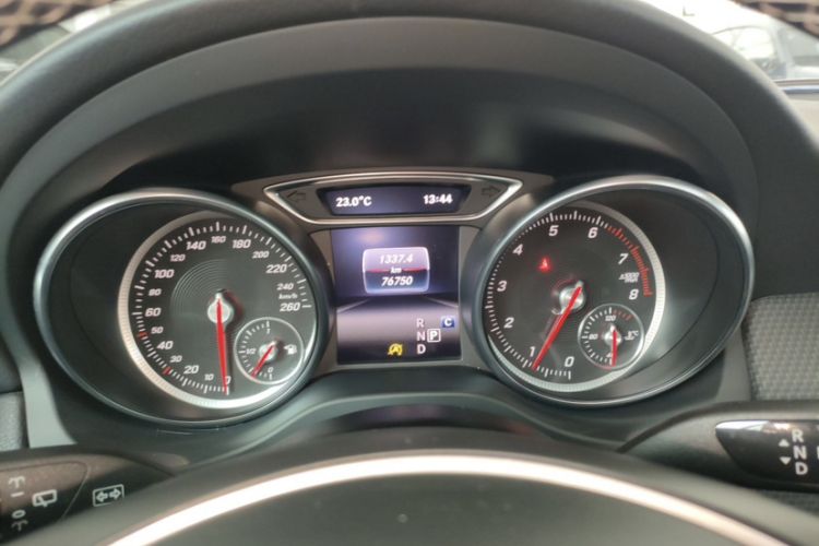 Used Mercedes-Benz GLA 2017 GLA 200 Sport Edition Odometer Close Up