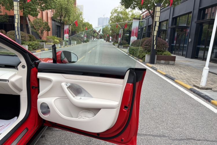 Used Hima Luxeed S7 2025 785 km Ultra