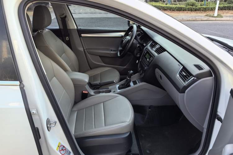 Used Skoda Octavia 2015 1.6L Automatic Yijie Edition
