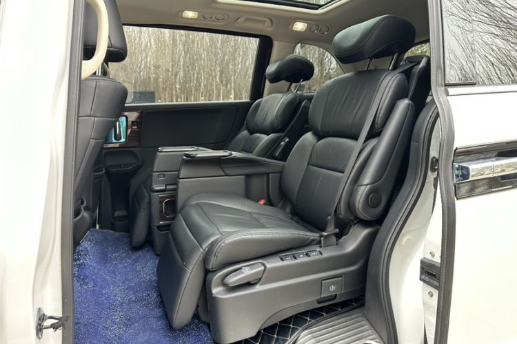 Used Honda Elysion 2016 2.4L Supreme Edition Interior 5