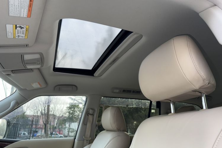 Used Nissan Patrol  Interior 8