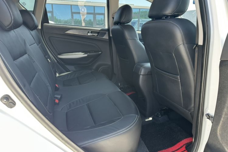 Used CHANGAN CS35 2017 1.6L Automatic Luxury Model Interior 3