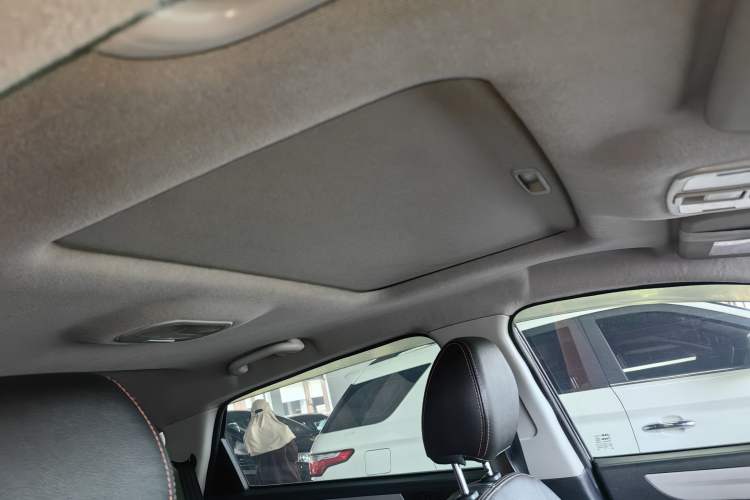 Used JAC Refine S5 2014 2.0T Automatic Luxury Edition