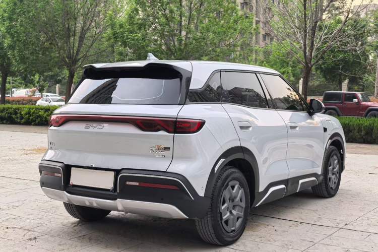 Used BYD Yuan UP 2025 Intelligent Driving Version 401 KM Dynamic Edition Exterior 8