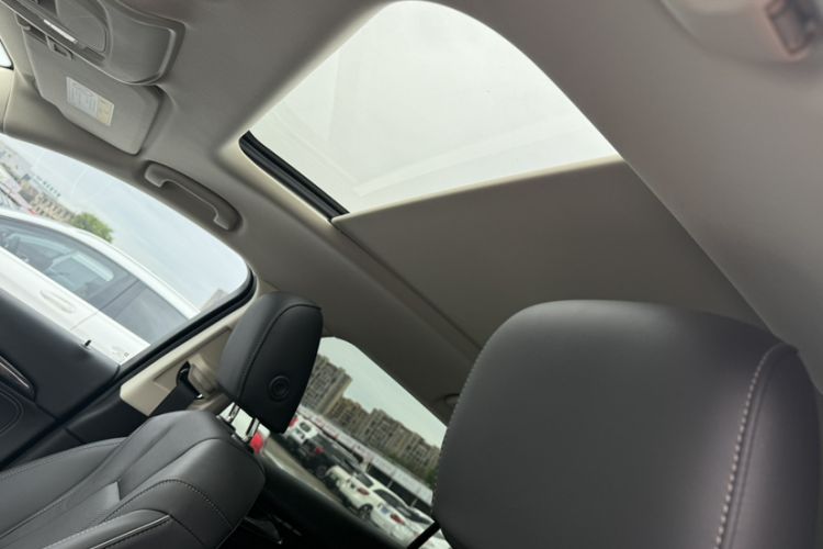 Used Buick Envision 2022 Encore Plus 652T Five-Seat All-Wheel-Drive Luxury Model