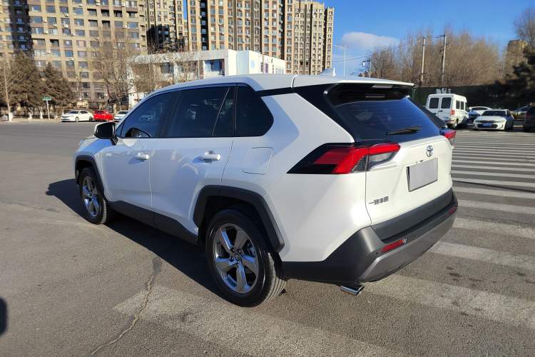 Used Toyota RAV4 2022 2.0L CVT Two-Wheel Drive Fashion Edition
