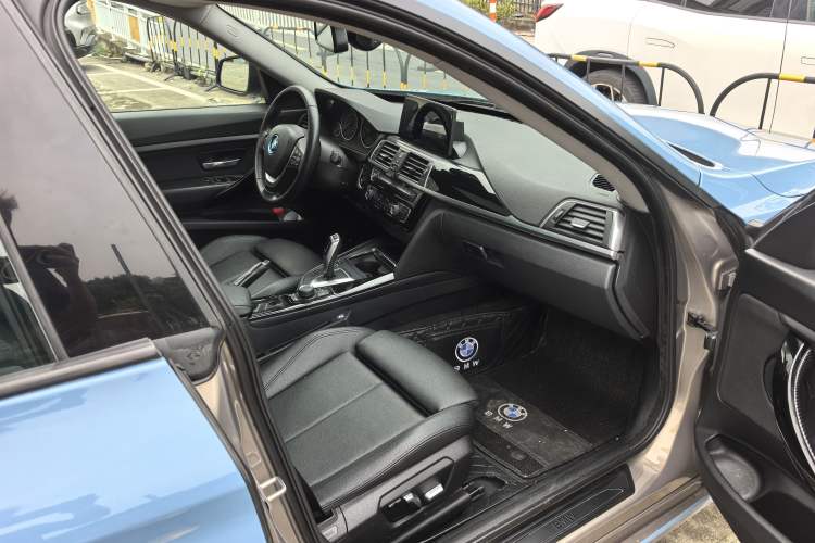 Used BMW 3 Series GT 2018 320i Sport Edition
