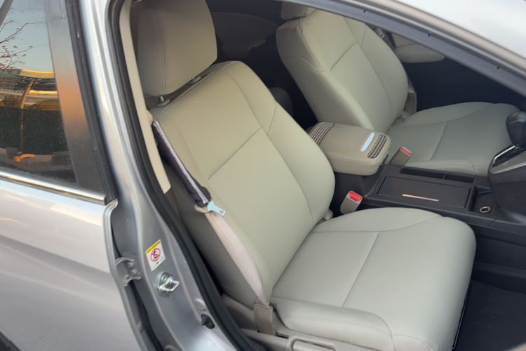 Used Honda CR-V 2012 2.0L two-wheel drive urban version