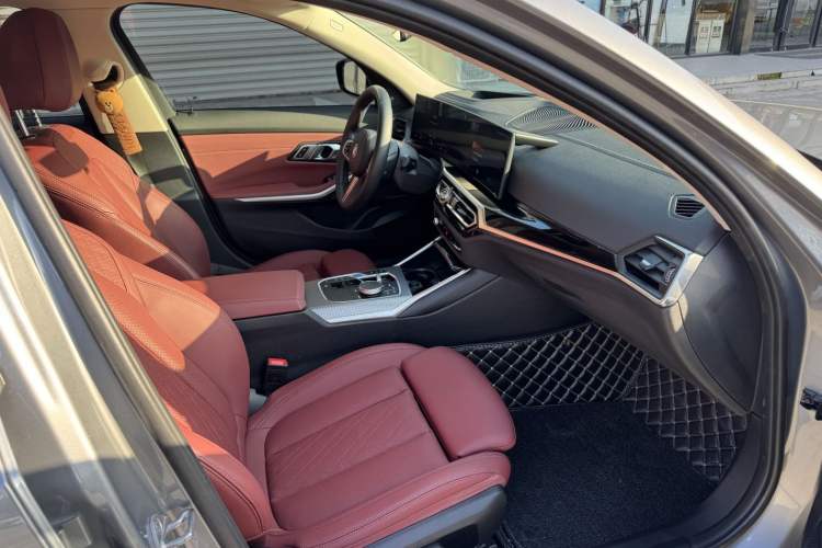 Used BMW i3 2023 eDrive 40 L Midnight Sports Package
