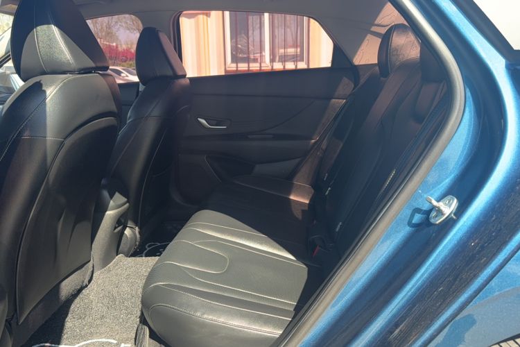 Used Hyundai Elantra 2021 1.5L CVT LUX Prestige Edition
